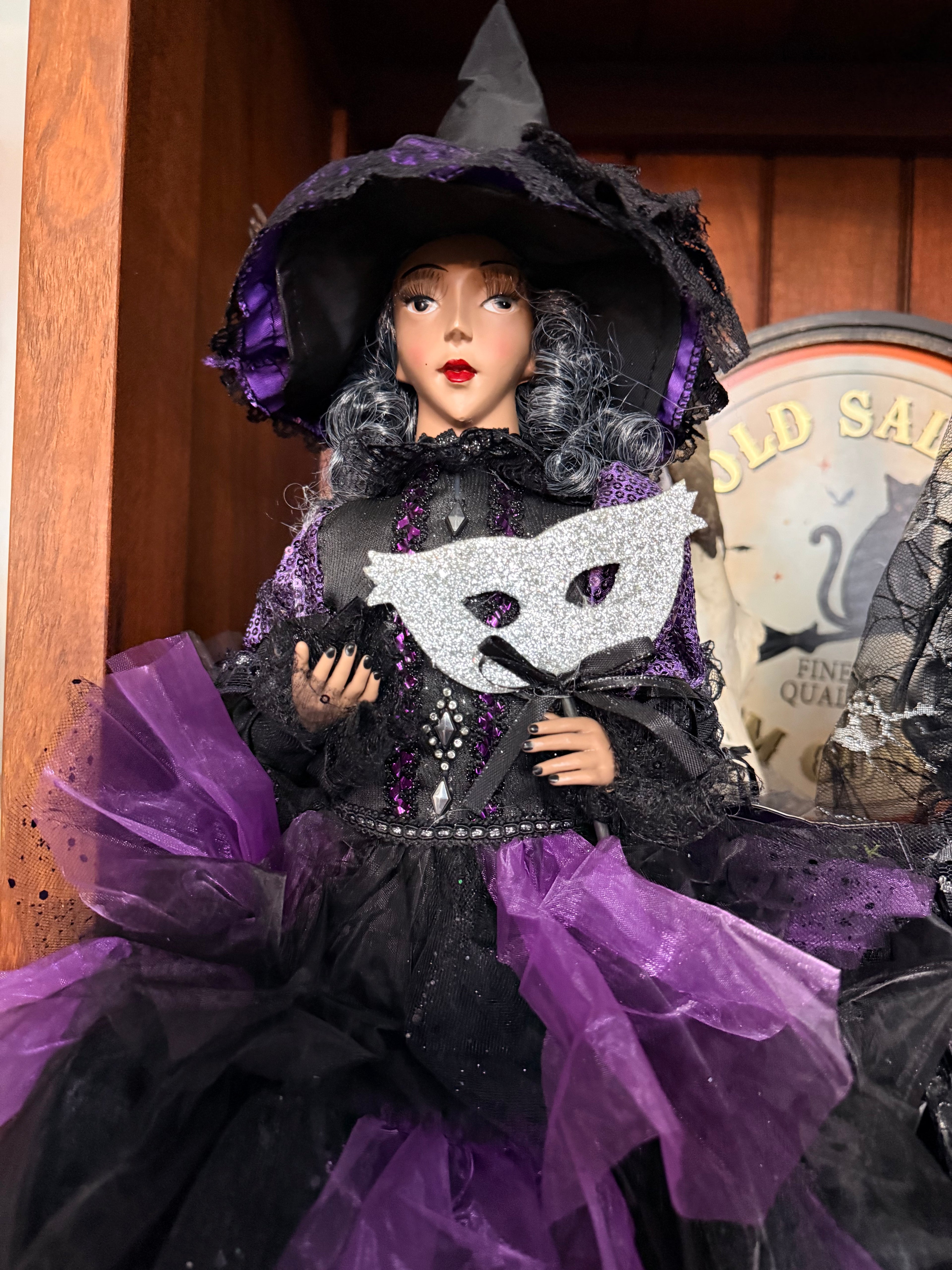 Lady Violetta Masquerade