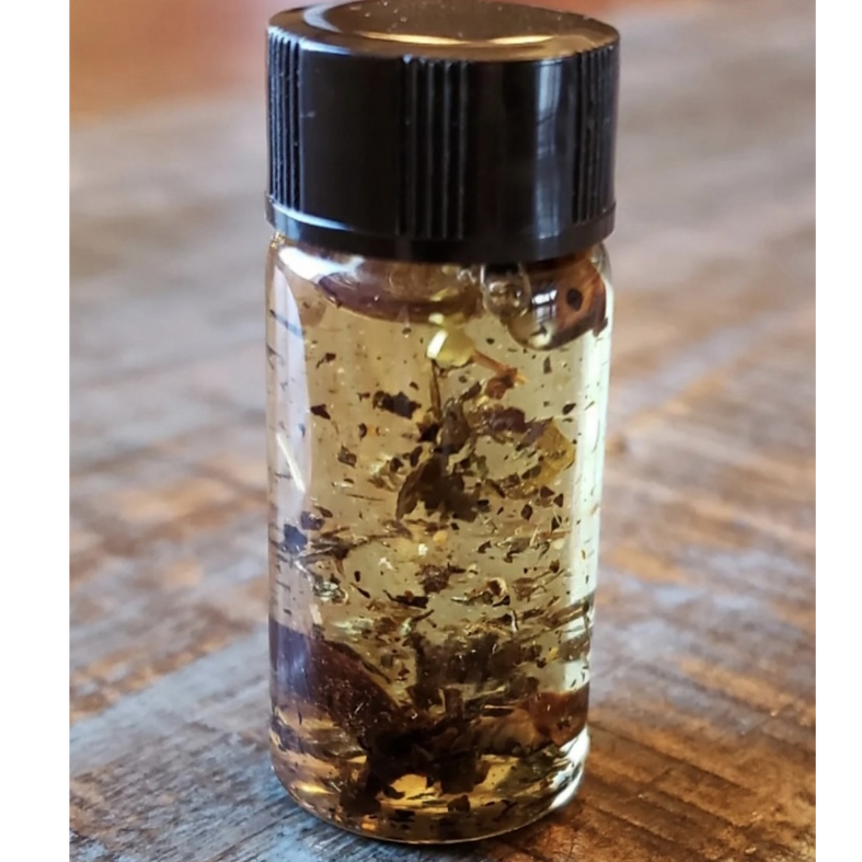 LOVE ME! - Oil for Hoodoo, Voodoo, Wicca & Pagan Divination